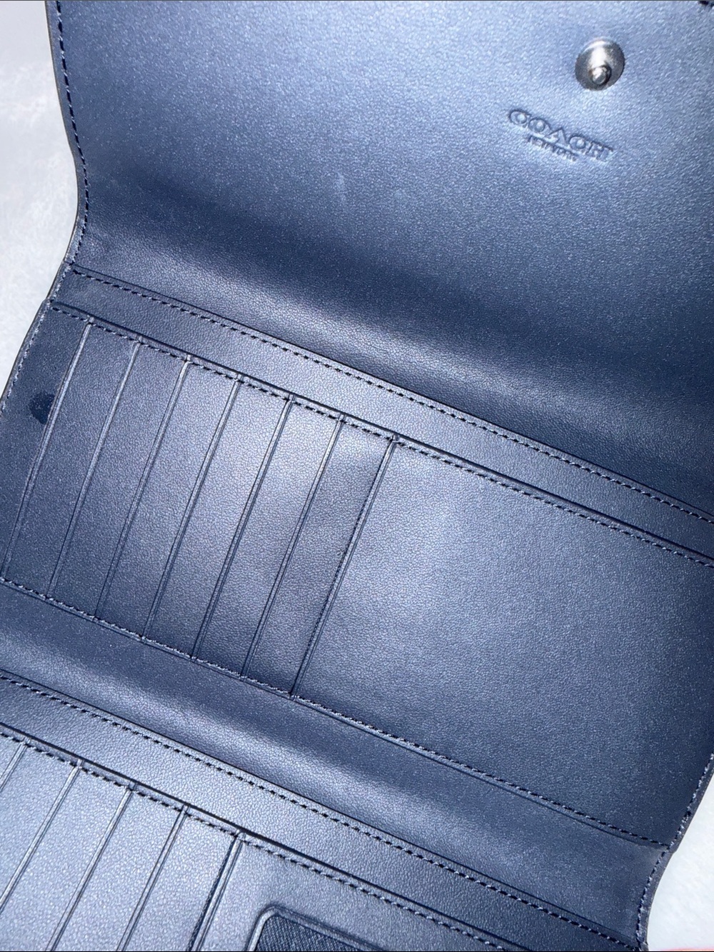 Coach Olive Green Pebbled Leather Fold Wallet with Silver Logo - Picture 6 of 9